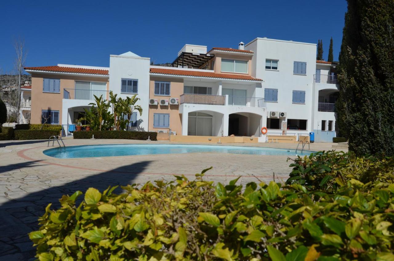 Verne Place Peyia Esterno foto